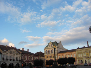 Картинка города здания дома облака небо