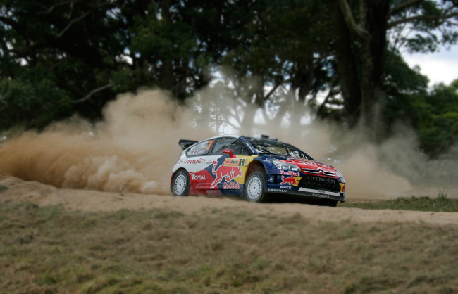 Обои картинки фото спорт, авторалли, loeb, машина, размытие, tilt-shift, ралли, wrc, rally, ds3, citroen