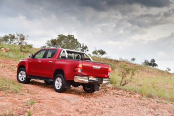 Картинка автомобили toyota cab double raider za-spec 2016г красный hilux