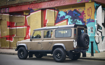 Картинка автомобили land-rover defender xtech ленд-ровер улица здание граффити