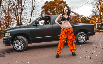 Картинка автомобили -авто+с+девушками dodge ram