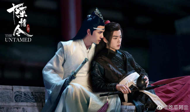 Обои картинки фото кино фильмы, the untamed, лань, ванцзи, вэй, усянь, крыша, кувшин, флейта, меч