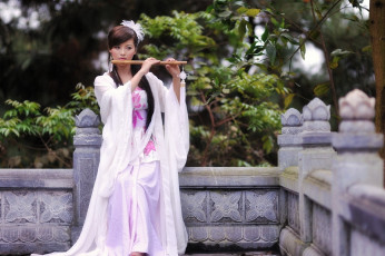 Картинка девушки -+азиатки азиатка флейта