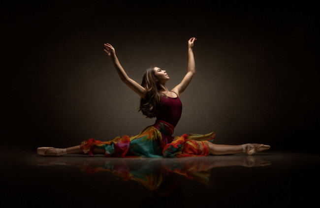 Обои картинки фото девушки, - брюнетки,  шатенки, балерина, поза, пуанты