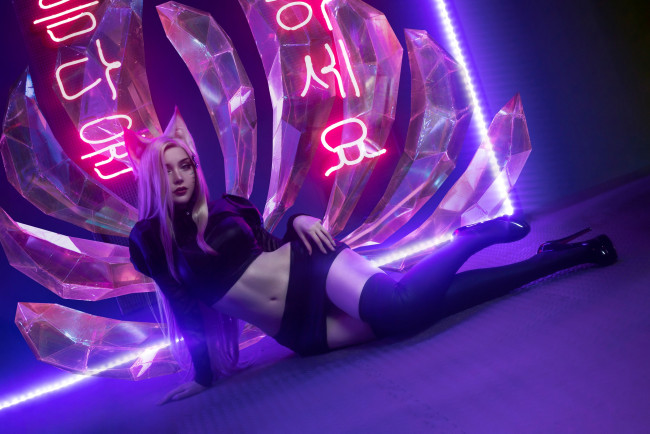 Обои картинки фото saya fox, девушки, девушка, женщина, разноцветная, сексуальная, модель, звезда, позирует, разная, обувь, верхняя, стильная, одежда, нижнее, эротическое, бельё, трусы, лифчик, аксессуары, макияж, колготки, чулки, и, множество, элементов, на, фотографии