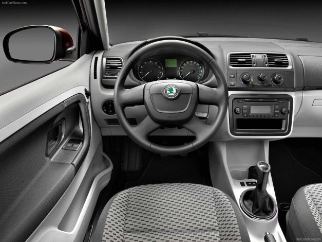 Обои картинки фото автомобили, спидометры, торпедо