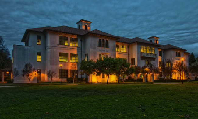 Обои картинки фото moraga, california, города, здания, дома, здание, ночь, огни