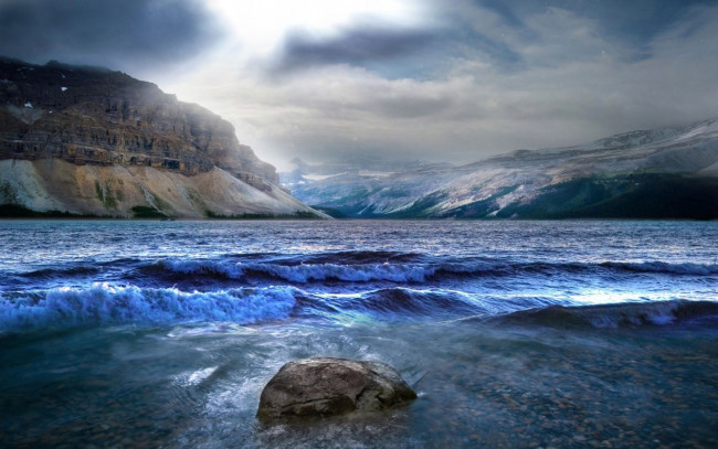 Обои картинки фото природа, реки, озера, сумрак, тучи, горы, река