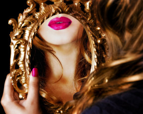 Картинка разное губы отражение зеркало