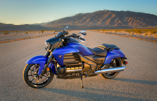 Обои картинки фото мотоциклы, honda, valkyrie