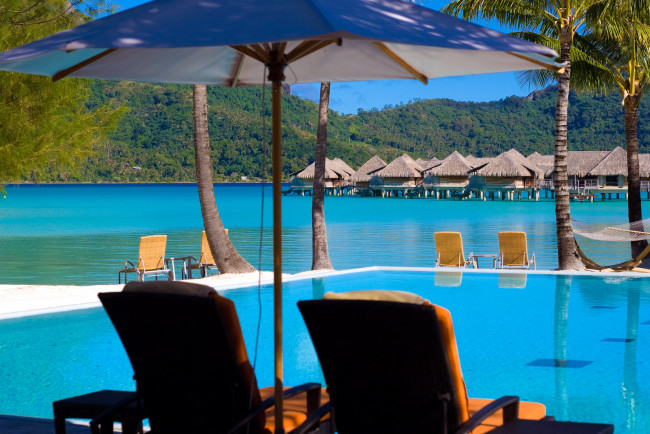 Обои картинки фото интерьер, бассейны,  открытые площадки, тропики, бунгало