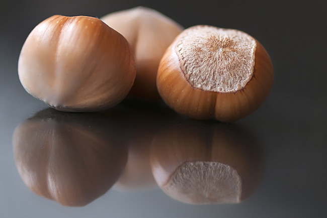 Обои картинки фото еда, орехи,  каштаны,  какао-бобы, фундук