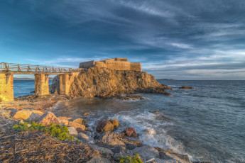 Картинка la+tour+fondue города -+дворцы +замки +крепости простор