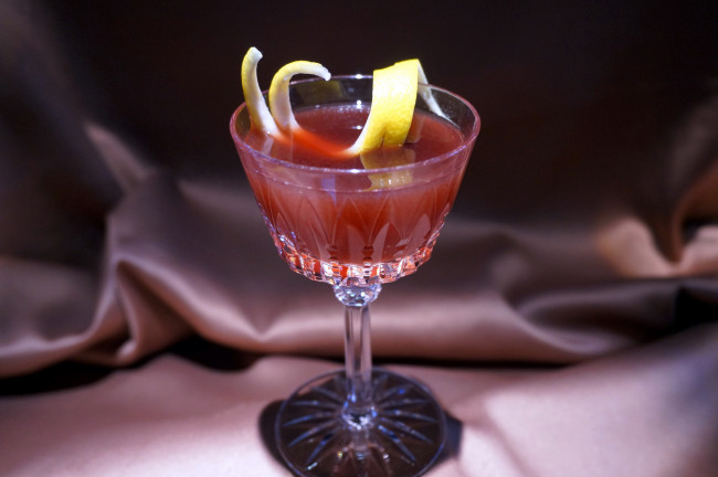 Обои картинки фото еда, напитки,  коктейль, цедра, коктейль, бокал
