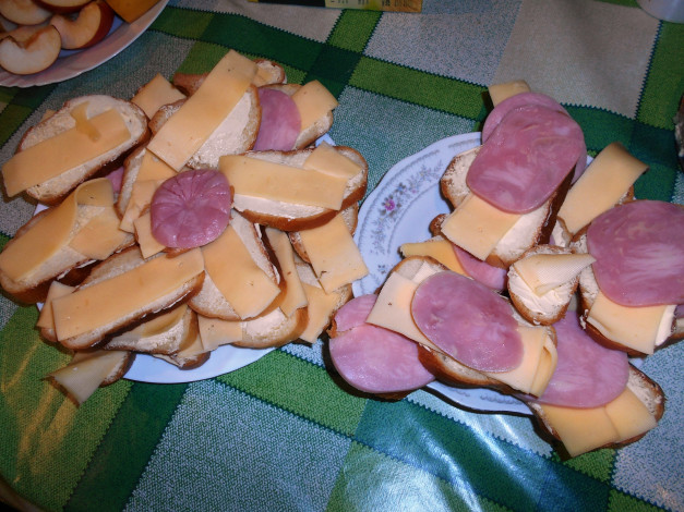 Обои картинки фото еда, бутерброды,  гамбургеры,  канапе, сыр, колбаса, хлеб