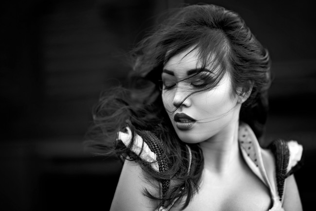 Обои картинки фото девушки, - черно-белые, девушка, красивая, супер, секси, няша, нежная, классная, модница, лапочка, мадам
