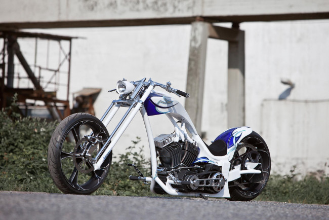 Обои картинки фото мотоциклы, customs, кастомизированный, тюнингованый, мотоцикл, крутой, байк, железный, конь, который, даёт, свободу, ветер, в, лицо, и, волосы, по, ветру