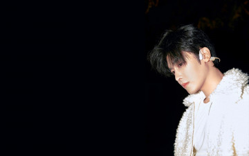 Картинка мужчины hou+ming+hao актер лицо наушник свитер