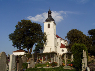 Картинка города католические соборы костелы аббатства кладбище костел памятники