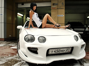 Картинка автомобили авто девушками тойота брюнетка автомойка