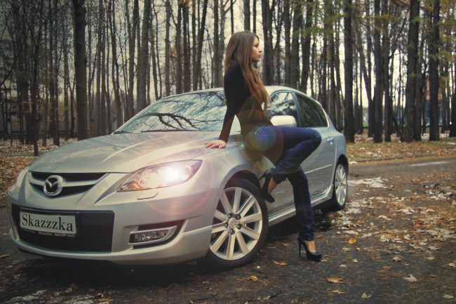 Обои картинки фото автомобили, авто, девушками, осень, девушка, мазда