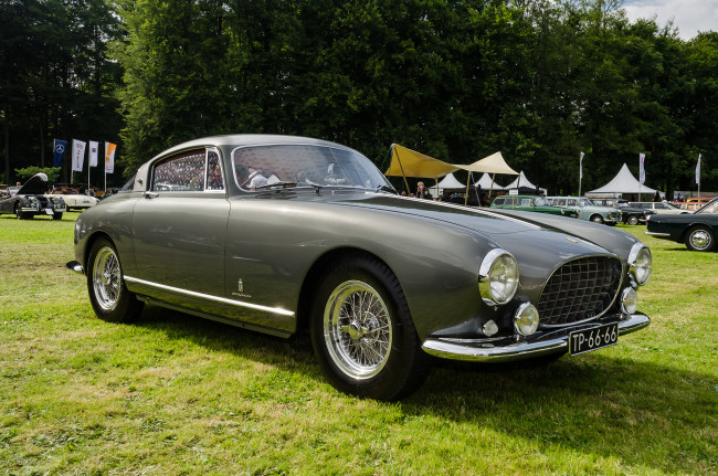 Обои картинки фото ferrari 250 europa gt coupe, автомобили, выставки и уличные фото, выставка, автошоу, ретро, история