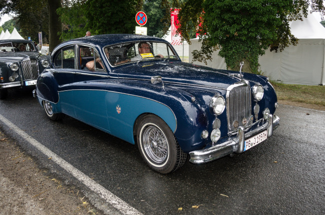 Обои картинки фото jaguar mark viii, автомобили, выставки и уличные фото, выставка, автошоу, ретро, история