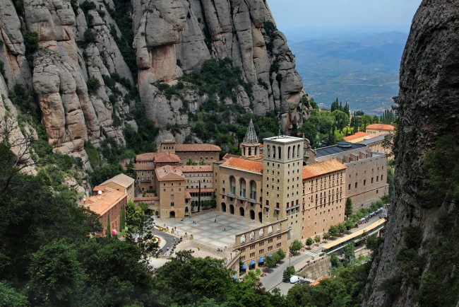 Обои картинки фото monastery of montserrat испания, города, - католические соборы,  костелы,  аббатства, монастырь, испания, скалы