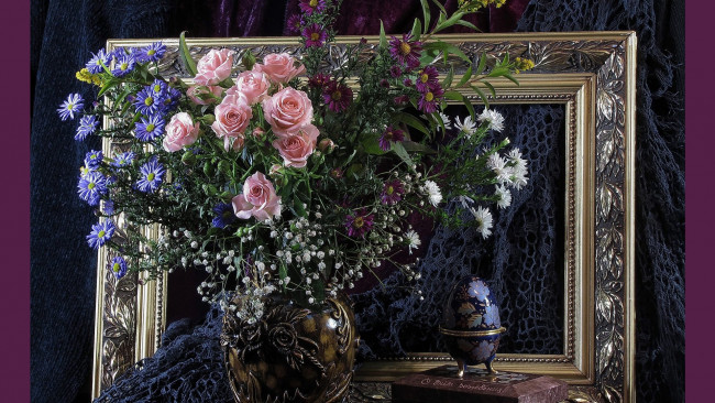 Обои картинки фото цветы, букеты,  композиции, яйцо, розы, рама