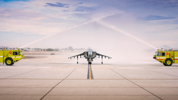 Картинка mcdonnell+douglas+av-8b+harrier+ii авиация боевые+самолёты аэродром макдоннел дуглас av-8b harrier 2 штурмовик mcdonnell douglas