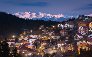 Картинка города -+огни+ночного+города горы лес дома вечер огни