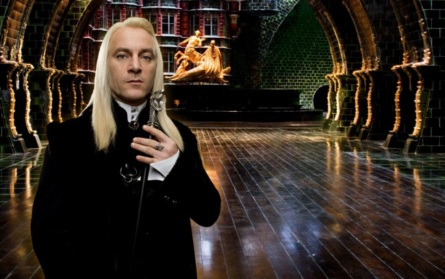 Обои картинки фото кино фильмы, harry potter and the order of the phoenix, люциус, малфой, трость, министерство, фонтан
