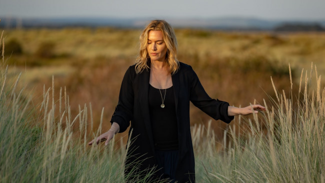 Обои картинки фото девушки, kate winslet, кейт, уинслет, актриса, театр, кино, телевидение, озвучивание, фотосессия, 2021, года, kate, elizabeth, winslet