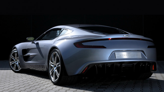 Обои картинки фото aston martin one-77, автомобили, aston martin, белый