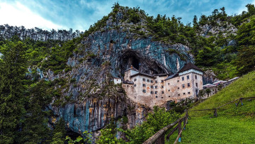 обоя predjama castle, slovenia, города, - дворцы,  замки,  крепости, predjama, castle