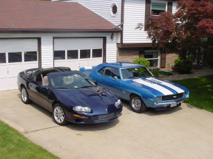 Картинка автомобили выставки уличные фото