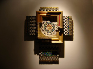 Картинка деревянный абстракт разное рельефы статуи музейные экспонаты