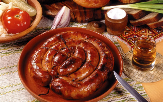 Обои картинки фото еда, томаты, помидоры, колбаса