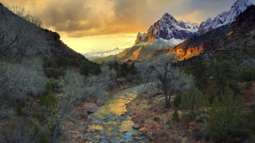 Картинка природа горы долина ручей