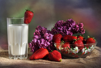 Картинка еда разное молоко сирень клубника