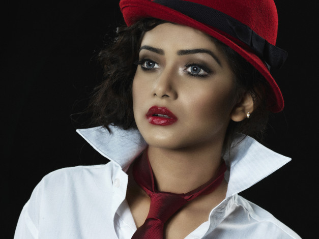 Обои картинки фото девушки, -unsort , лица,  портреты, лицо, шляпа, взгляд