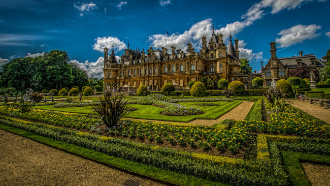 Обои картинки фото stately double dose, города, - дворцы,  замки,  крепости, парк, газон, клумбы, дворец