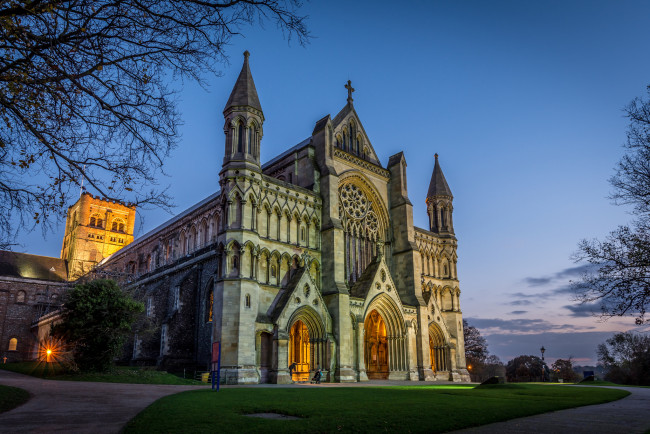 Обои картинки фото st albans cathedral at sundown, города, - католические соборы,  костелы,  аббатства, собор