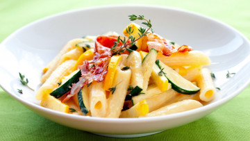 Картинка еда макаронные+блюда бекон розмарин