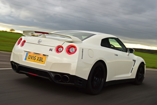 Обои картинки фото автомобили, nissan, datsun, gt-r, track, edition, uk-spec