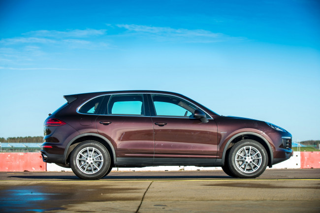 Обои картинки фото автомобили, porsche, uk-spec, diesel, cayenne