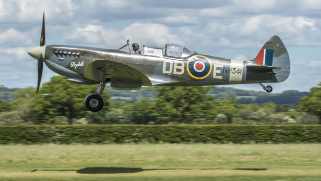 Обои картинки фото spitfire t9, авиация, боевые самолёты, истребитель