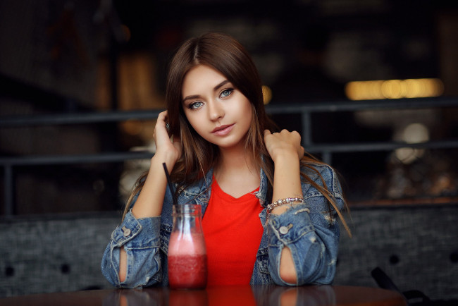 Обои картинки фото девушки, -unsort , брюнетки, темноволосые, фон, девушка, взгляд