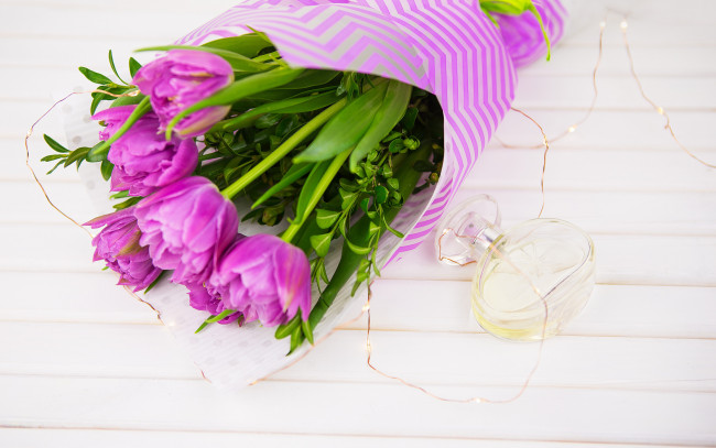 Обои картинки фото цветы, тюльпаны, букет, духи