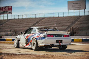 Картинка автомобили nissan datsun